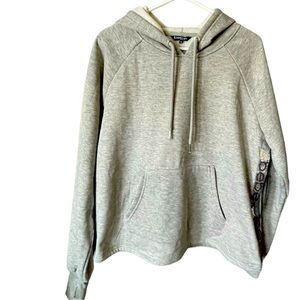 - New bebe Sport Gray‎ Hodded Sweater Sz XL